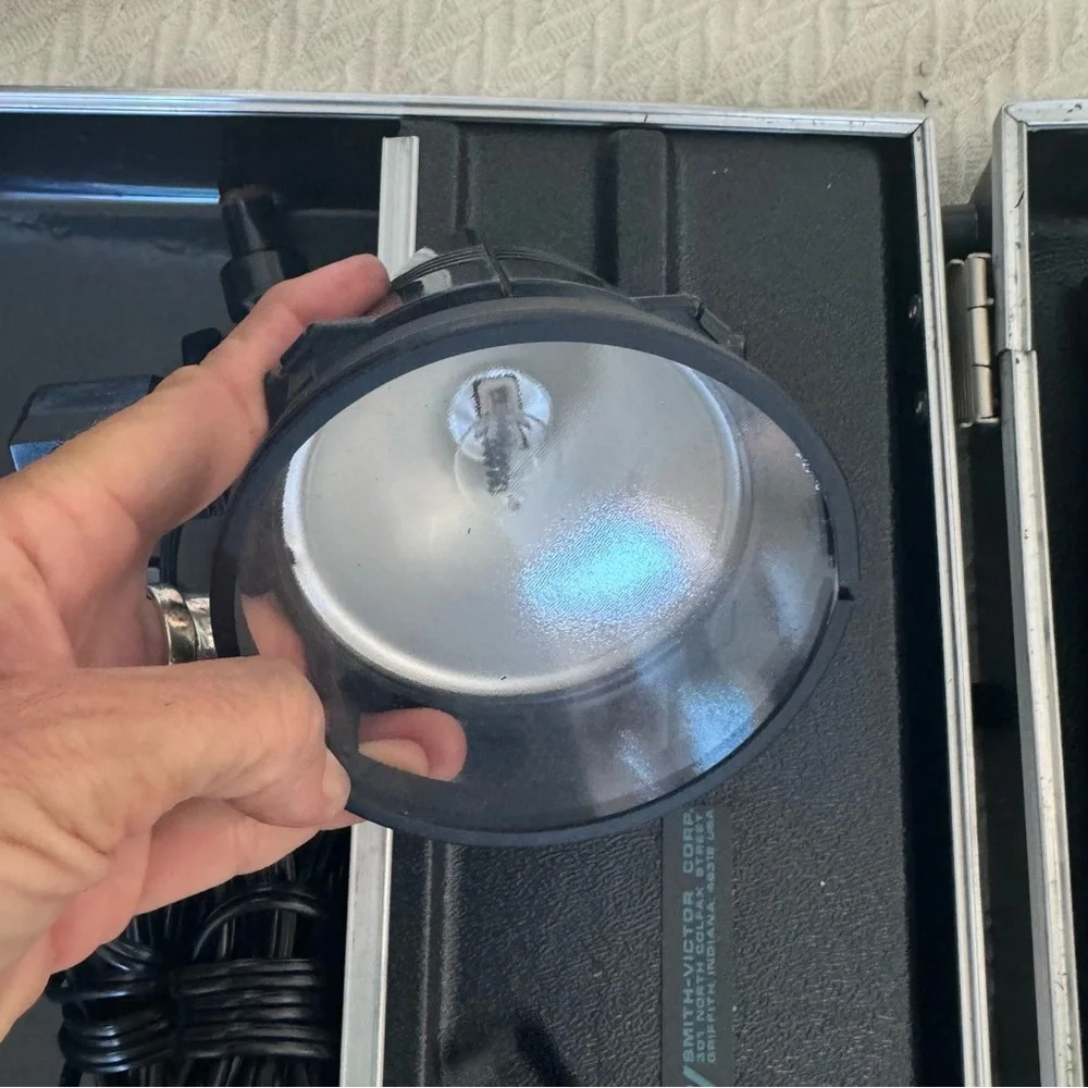 Smith-Victor SV portable "Attache" complete Location or studio Lighting Kit - Picture 7 of 16